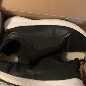 Puma tennis shoes used